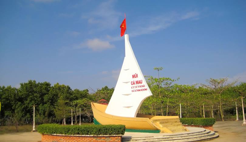 Thuê Xe Cà Mau Đi Sài Gòn Có Tài Xế